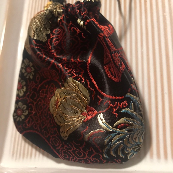 3/ 10$ Absolutely stunning jewelry bag - Picture 6 of 6